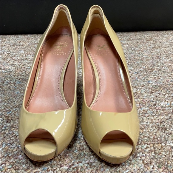 Vince camuto tan open toe heels. 8.5, 3 1/2” heels - Picture 4 of 7